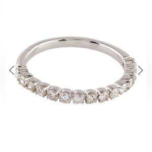 Elegant White Gold Diamond Ring